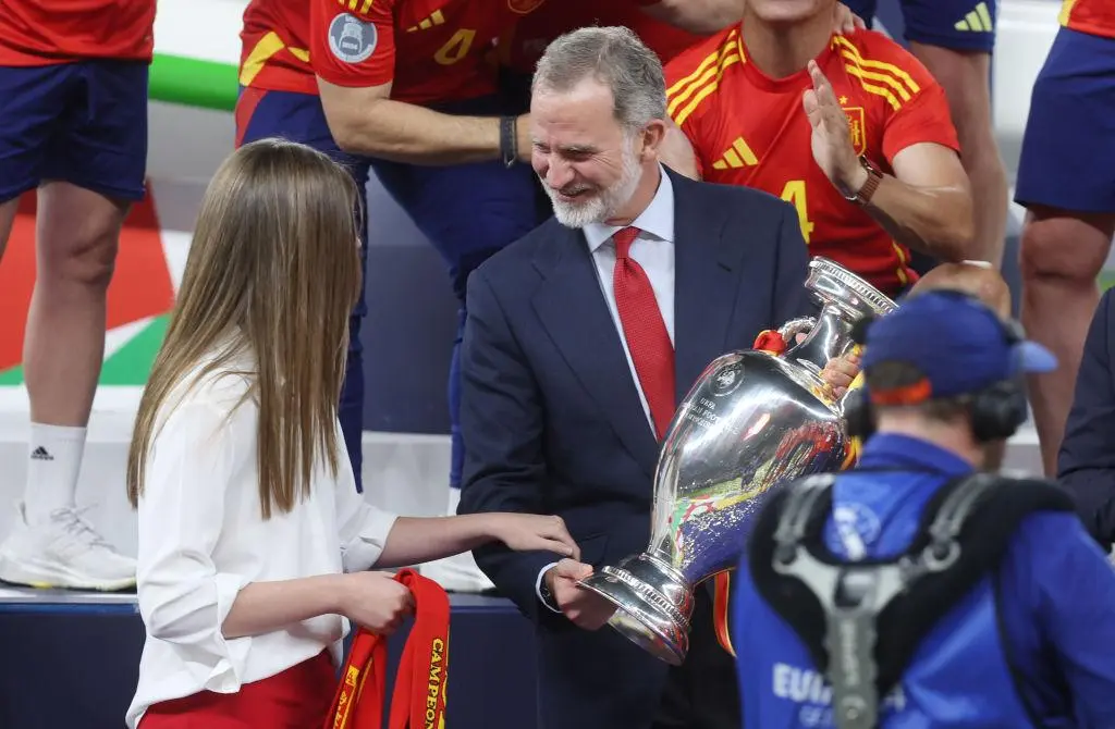 Król Filip z córką Sofią na finale Euro 2024
