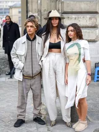 Rodzina Matthew McConaugheya na paryskim Fashion Weeku