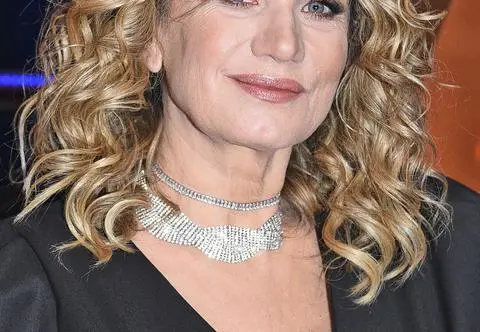 Joanna Trzepiecińska o przemijaniu i miłości. "Mam tendencję do rozpieszczania mężczyzn"                                     