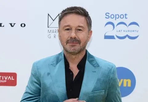 Andrzej Piaseczny otwarcie o tolerancji. "30 lat temu wykopano mnie z restauracji za długie włosy i kolczyk w uchu" [TYLKO U NAS]