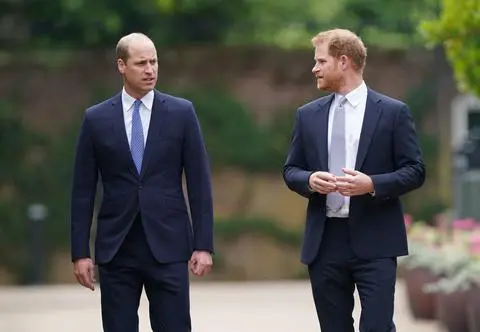 Książę William zadzwonił do księcia Harry'ego w święta. Chciał się pogodzić?