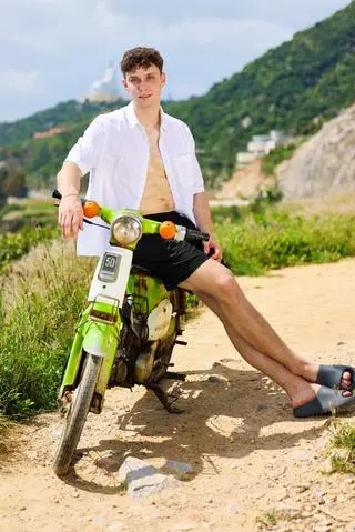 Jakub Mroczka z "Hotel Paradise 8"