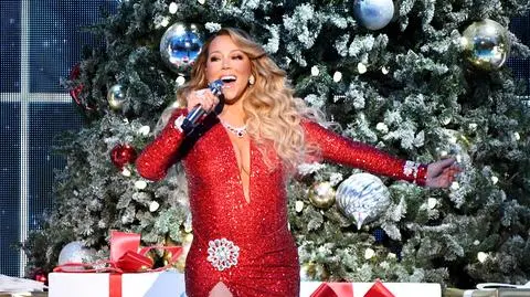 Mariah Carey śpiewa "All I Want For Christmas Is You"