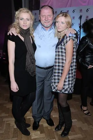 Katarzyna i Zuzanna Grabowskie z ojcem Andrzejem Grabowskim