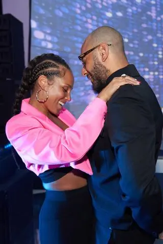 Pogrzeb J.R. Ridingera - Alicia Keys