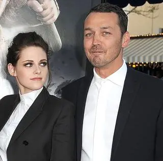 Kristen Stewart i Rupert Sanders podczas promocji filmu "Królewna Śnieżka i Łowca"