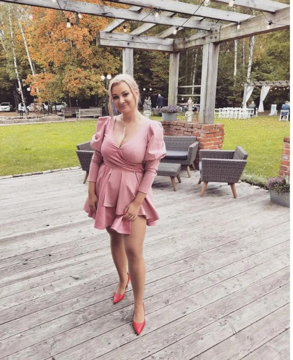 Julia Gołębiowska na ślubie ojca