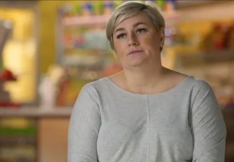 Aneta z "Kanapowczyń" już tak nie wygląda. Po krótkich włosach nie ma śladu