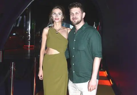 Antoni Królikowski opowiedział o ojcostwie. "Radzimy sobie, bo moja Iza sobie radzi"