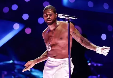 Gwiazdy na Super Bowl. Prym wiodła Taylor Swift wpadająca w ramiona ukochanego