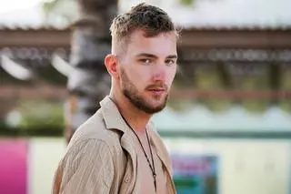 Oskar Bobrowski z "Hotelu Paradise 8"