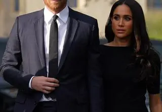 Książę Harry boi się o bezpieczeństwo Meghan Markle. "Nie mogę narażać mojej żony"