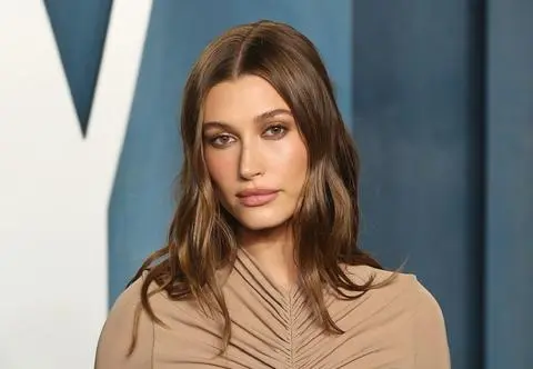 Hailey Bieber w kreacji polskiej projektantki. Agnieszka Woźniak-Starak zachwycona