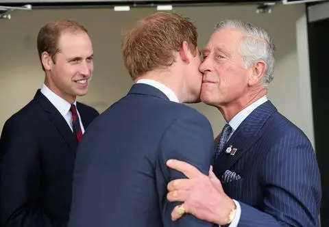 Przełom w relacji Karola III i księcia Harry'ego. Williama posądzono o działanie na szkodę brata  