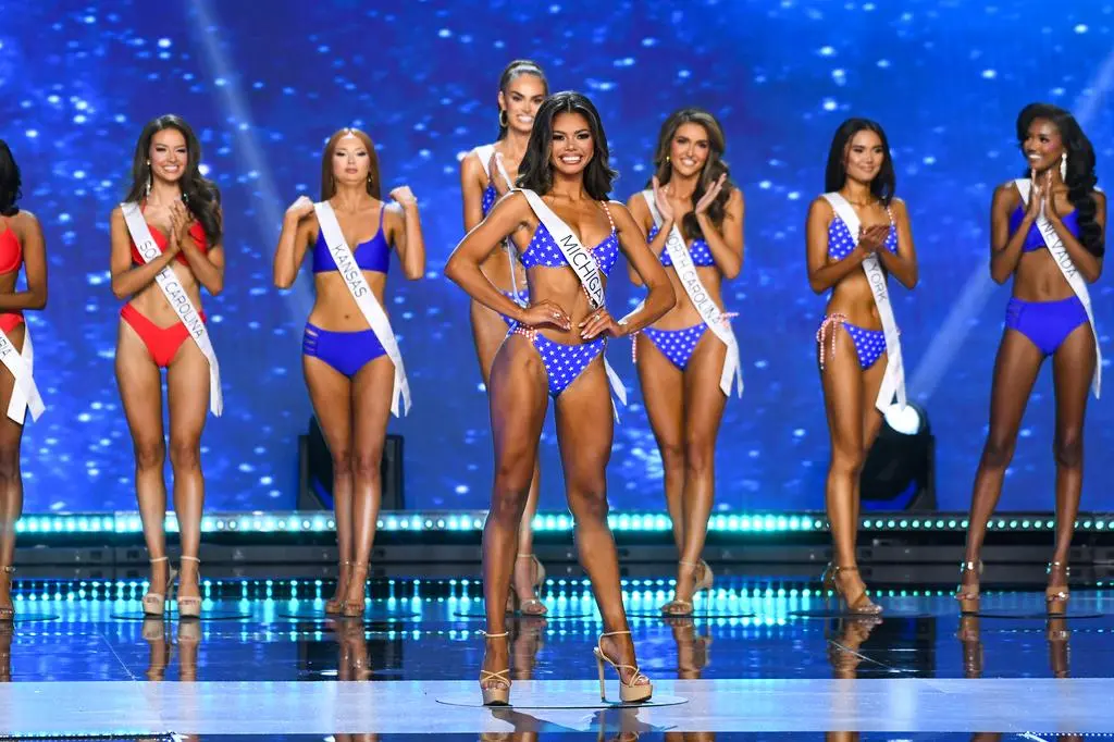 Alma Cooper podczas konkursu Miss USA