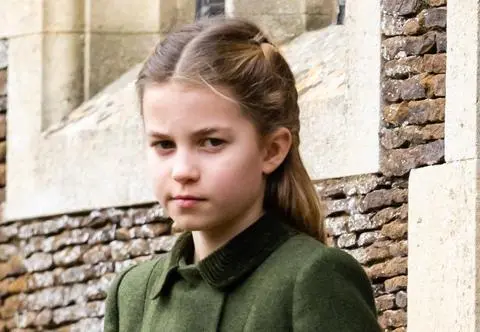 Księżniczka Charlotte zostanie pozbawiona tytułu? Nowe wieści o rodzinie królewskiej 