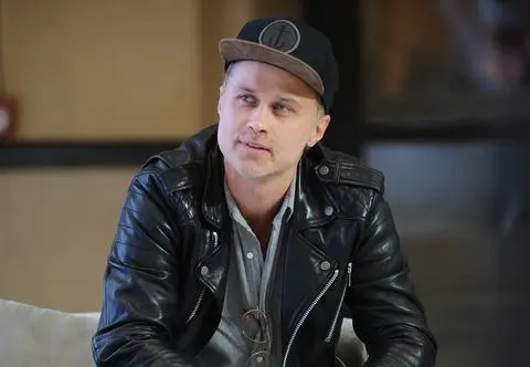 Maciej Zakościelny przeszedł sporą metamorfozę. Fani podejrzewali chorobę. Teraz zabrał głos