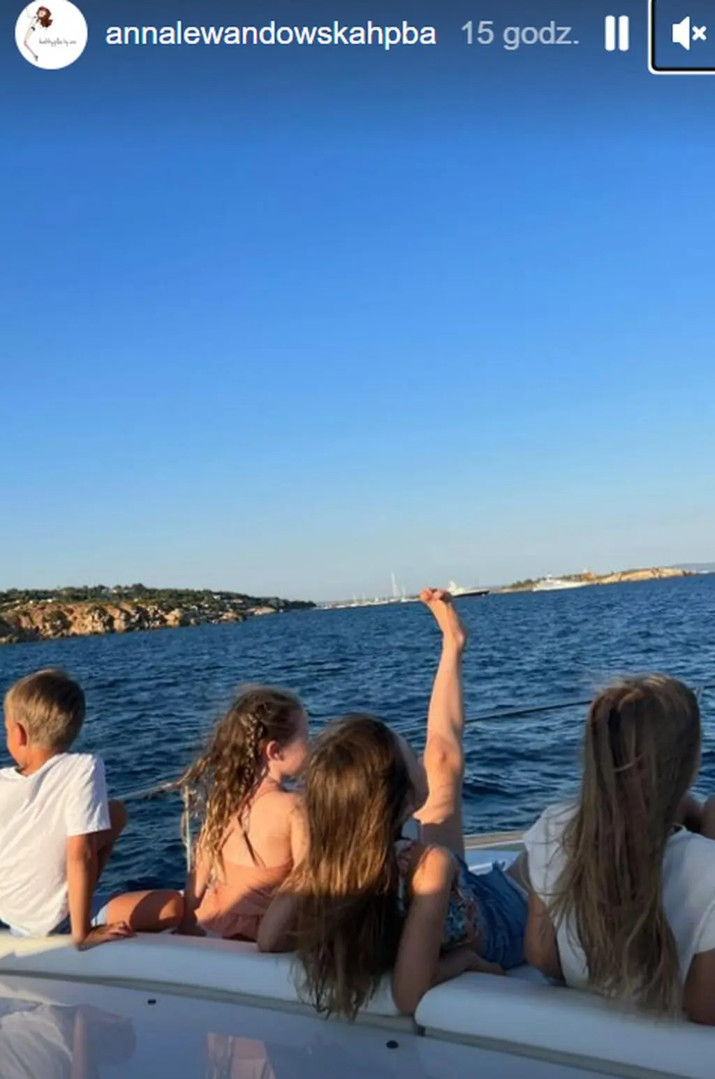 Paulina Krupińska-Karpiel z dziećmi wypoczywa u Anny Lewandowskiej