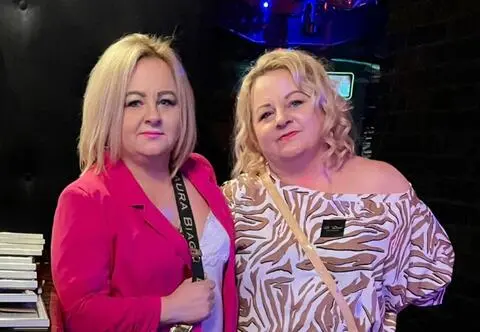 Bliźniaczki z "Gogglebox. Przed telewizorem" wystąpiły w teledysku. Jest odważnie