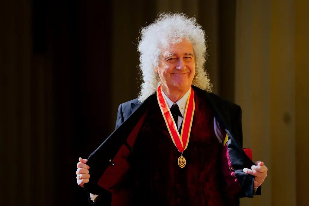 Brian May z Queen otrzymał tytuł szlachecki. Nadał mu go sam Karol III