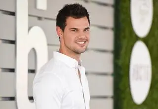 Taylor Lautner ze "Zmierzchu" wziął ślub. Jego żona nazywa się tak samo jak on