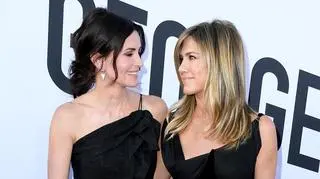 Jennifer Aniston świętuje urodziny Courteney Cox. Pokazała zdjęcie, na którym się całują