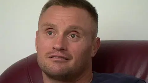 Krzysztof Radzikowski pokazał nowe zdjęcie z rodziną. Wszyscy patrzą na jeden szczegół