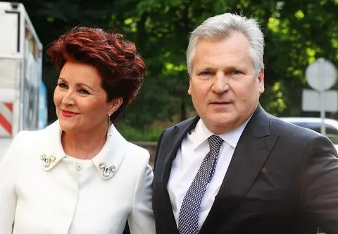 Aleksander Kwaśniewski o żonie. "Były momenty, kiedy do domowej kasy przynosiła więcej niż ja"