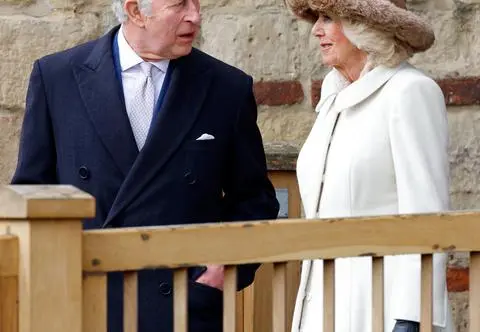 Królowa Camilla w ogniu krytyki. W obliczu choroby męża "oddała się uciechom"