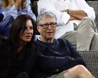 Bill Gates w towarzystwie Pauli Hurd