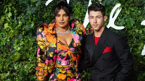 Nick Jonas i Priyanka Chopra pokazali zdjęcie córeczki. Mała zachorowała zaraz po urodzeniu