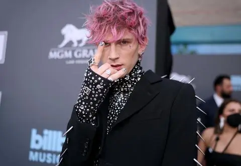 Machine Gun Kelly zszokował drastyczną metamorfozą. Fani podzieleni