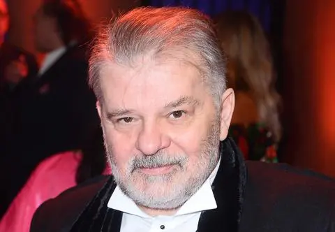 Kim są synowie Krzysztofa Globisza? Młodszy wspierał aktora na scenie, starszy to filmowiec