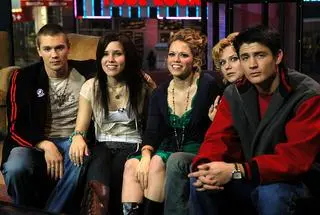 Bethany Joy Lenz z obsadą serialu "Pogoda na miłość"