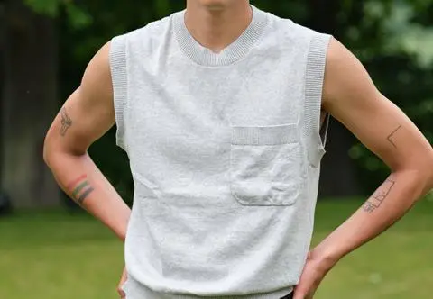 Mikołaj Krawiecki z "Top Model" jeździ w głąb Ukrainy. "Martwię się o narzeczoną, źle to znosi"