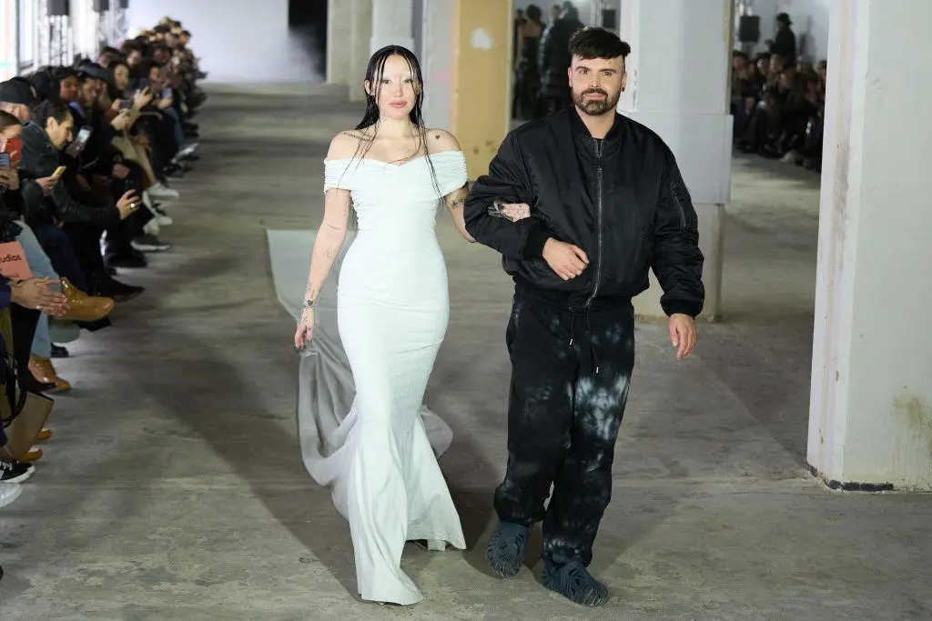 Noah Cyrus w sukni ślubnej