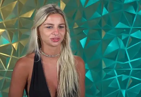 Laura z "HP" odmieniona dzięki metamorfozie. "Niechętnie pokazuję wam te zdjęcia"