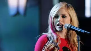 Półnaga aktywistka wbiegła na scenę w czasie występu Avril Lavigne