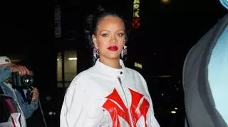 Rihanna opublikowała zdjęcia z ciążowym brzuszkiem. Fani nie kryją entuzjazmu