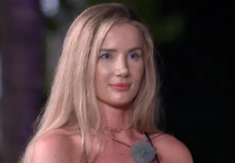 Kinga z "True Love" pokazała rodziców. Do kogo jest bardziej podobna? Internauci są jednomyślni
