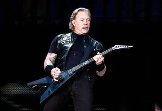 Lider zespołu Metallica rozwodzi się po 25 latach małżeństwa. Kim jest Francesca Tomasi?