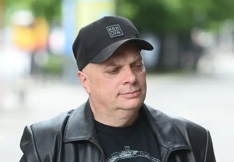 Syn Krzysztofa Skiby dokonał coming outu. Opisał kontakt z ojcem. "Nie jest to łatwa relacja"