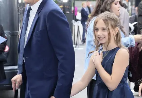 Jeremy Renner pojawił się po raz pierwszy od wypadku. Towarzyszyła mu 10-letnia córka