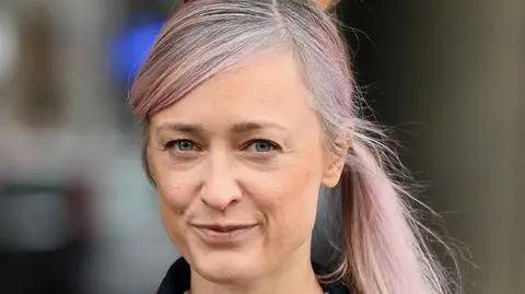 Rysunek Matyldy Damięckiej wywołał oburzenie. "Po co mieszać w to symbole religijne?". Odpowiedziała