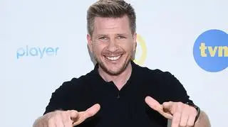 Filip Chajzer przeszedł metamorfozę. Nowy kolor włosów zaskoczył fanów