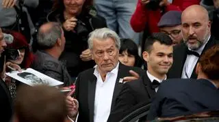 Alain Delon w centrum rodzinnego konfliktu. Grozi mu niebezpieczeństwo?