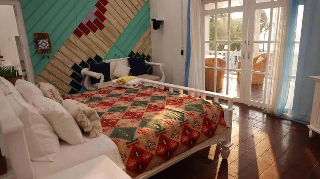 "Hotel Paradise 7". Willa uczestników