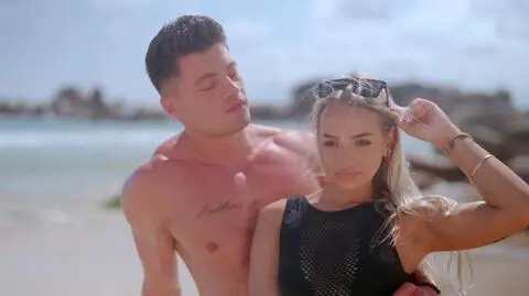 "Hotel Paradise 8". Ada i Bartek