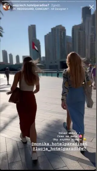 Wojciech na wakacjach z uczestniczkami "Hotelu Paradise"