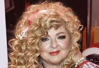 Magda Gessler pokazała pierścionek zaręczynowy. "Pasuje mi? Czarny diament"
